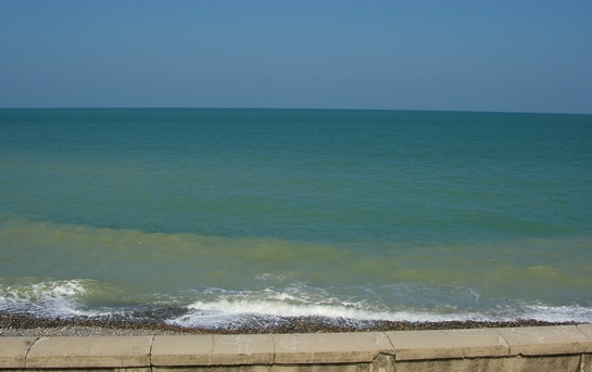 sur l eau maupassant analyse